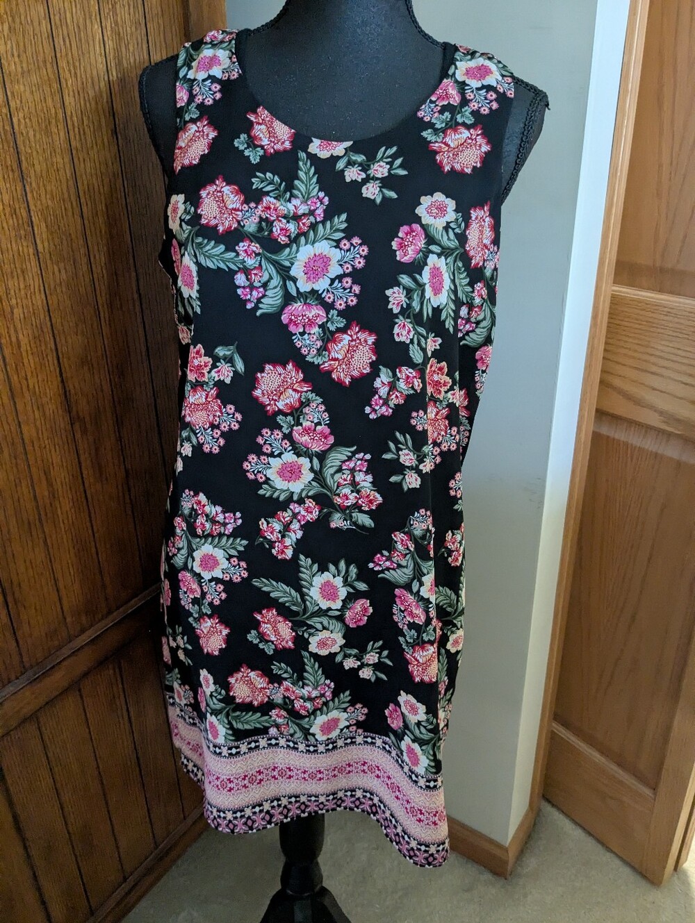 PINK REPUBLIC Sleeveless Floral Dress w/ Cut Out Back, Sz L (Fits Like M) EUC!!
